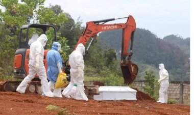 Tim URC Polda Bantu Proses Pemakaman Jenazah PDP COVID-19