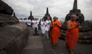 Bimas Buddha Kemenag Minta Perayaan Waisak di Rumah Saja