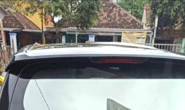 Koplak ASN Ini Kebangetan! Sembunyikan Paket Bansos Gubernur di Mobilnya