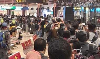 Duh! Antrian Penumpang di Terminal 2 Soetta Bikin Nyesek, Langgar Social Distancing