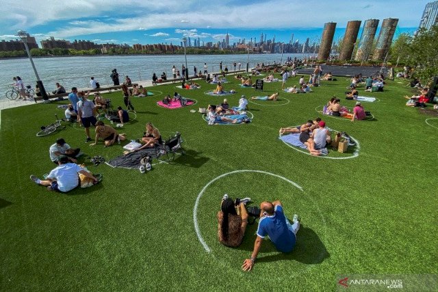 Kasus Baru COVID-19 di New York Muncul Lagi Akibat Warga Keluar Rumah