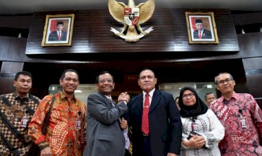 Jumpa Mahfud MD, Firli: Kami Pastikan Tugas Pokok KPK Tetap Jalan