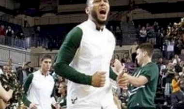 Viral Pebasket asal Amerika Lari Jingkrak-jingkrak Lantaran Masjid Kembali Dibuka