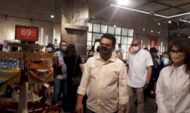 Tinjau Pasar, Wagub Riza minta Pengelola Mal Tingkatkan Pengawasan Protokol Kesehatan