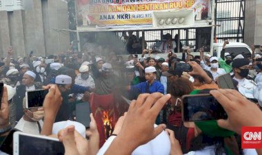 DPR Sebut Aparat Miliki Bukti Siapa Pembakar Bendera PDIP