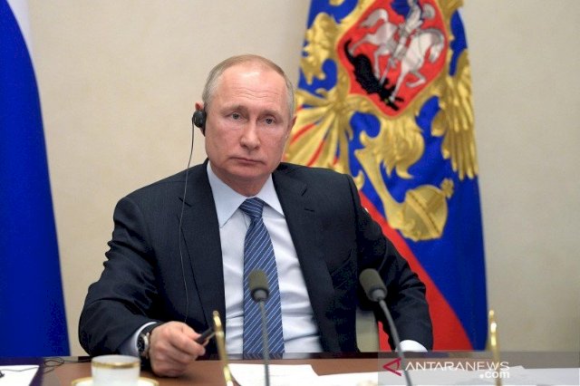 Khawatir COVID-19, Putin Dilindungi oleh Terowongan Disinfektan