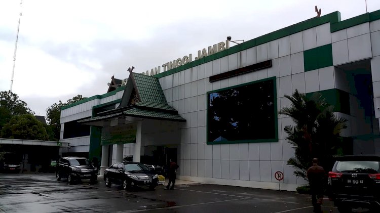 1 Tersangka Korupsi Auditorium UIN STS Jambi Masih Buron, Ini Tanggapan Kejati