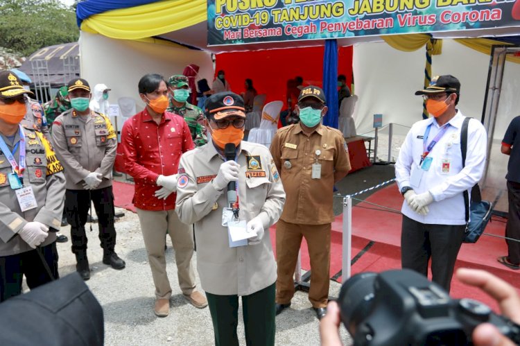 Gubernur, Kapolda, dan Ketua DPRD Tinjau Posko Terpadu Siaga Covid-19 Batas Jambi - Riau