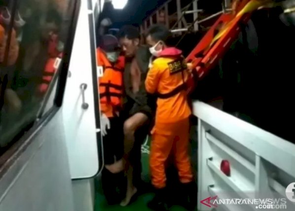 Kapal China Selamatkan Tujuh Nelayan Tenggelam di Laut Natuna