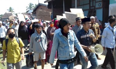 Warga Desa Bedaro, Bungo-Jambi Demo: Kenapa Hanya 21 Orang Terima BLT?