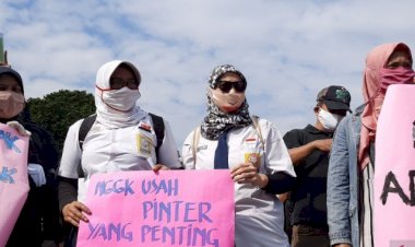 Massa Emak-emak berharap Aspirasi Tolak PPDB DKI didengar Presiden Jokowi