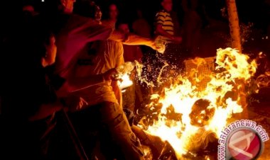 Seorang Demonstran Bakar Dirinya di Depan Parlemen Swiss