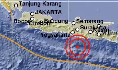 Gempa Pacitan Dini Hari Bikin Panik Warga, Begini Suasana Mereka Berhamburan Keluar Rumah