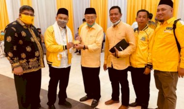 Viral di Medsos! Cawabup M Amin Terima KTA Golkar, DPD: Resmi Jadi Anggota