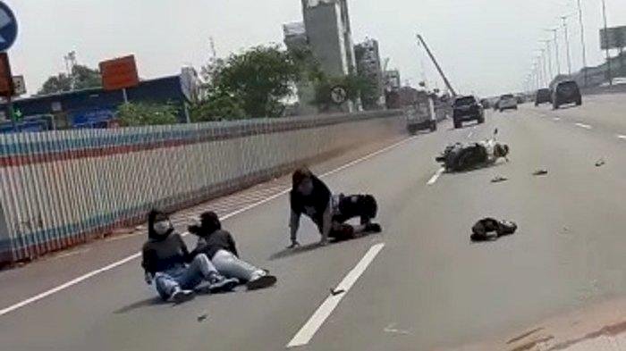Viral 3 Cewek Cantik Nekat Terobos Tol Jakarta-Cikampek, Terjatuh Usai Senggol SUV