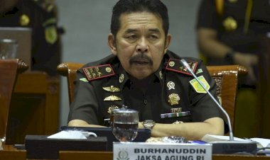 Arteria Cecar Soal Cleaning Service 'Tajir' dalam Kasus Kebakaran Kejagung?