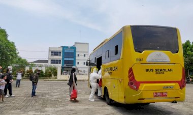 1.973 Pasien COVID-19 di Jakarta Dievakuasi Gunakan Bus Sekolah