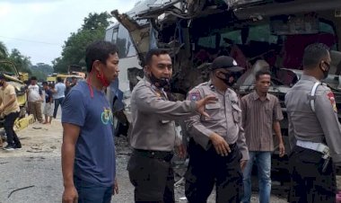 BREAKING NEWS! Bus Asal Pati Adu Kambing Mitsubishi Canter di Jalinsum 36 Bungo