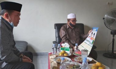 Sambangi Kediaman Pimpinan Ponpes Al-Ikhlas Bungo, Al-Haris: Do’akan Saya yang Terbaik