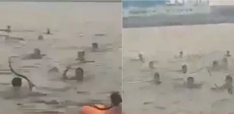 Viral! Remaja di Kalibaru Tawuran di Laut, Bawa Clurit