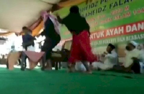 Syekh Ali Jaber Ditusuk Orang Tak Dikenal di Lampung