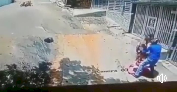 Viral! Superhero Dunia Nyata Selamatkan Bayi yang Nyaris Tewas Meluncur dari Kereta Bayi