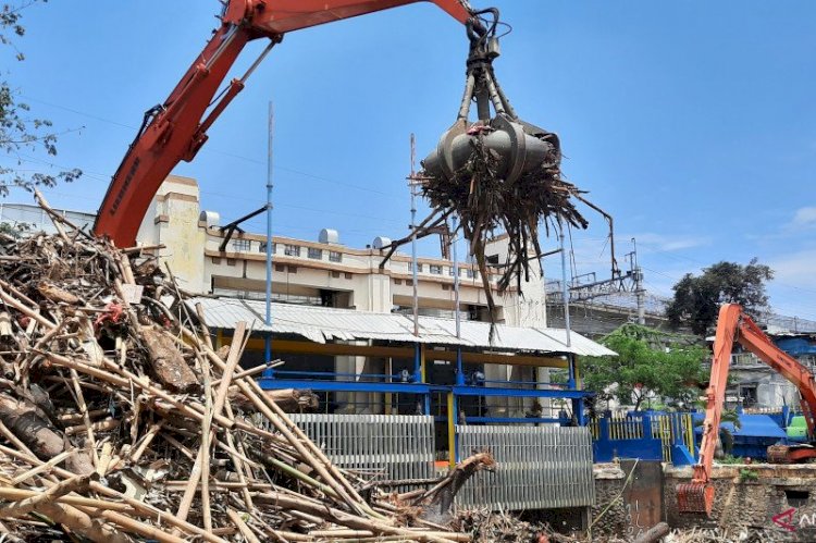BNPB Sebut 30 KK di Jakarta Masih Mengungsi akibat Banjir