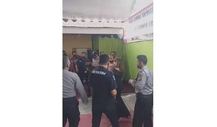 Viral! Video Pisah Sambut Kapolsek di Jawa Timur Dangdutan Dikala Pandemi Covid-19, Begini Kata Karopenmas Polri