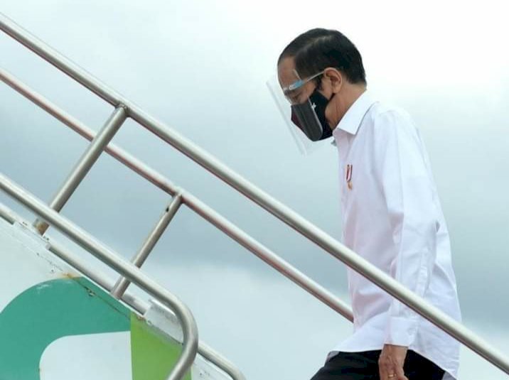 Massa Demo Istana, Tagar #JokowiKabur Jadi Trending, Netizen: Mau Kemana Pak?