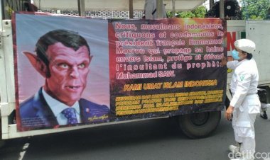 Kegeraman Massa FPI Demo Macron, Pakai Karikatur Setan: Boikot Made In France