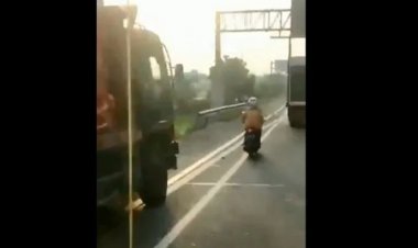 Perempuan Bermotor Ngebut di Jalan Tol, Netizen: Cowok Bertato Belum Tentu Punya Nyali