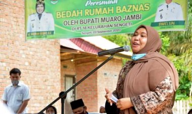 Bupati Muarojambi Serahkan Bantuan Bedah Rumah BAZNAS untuk Warga Kelurahan Sengeti