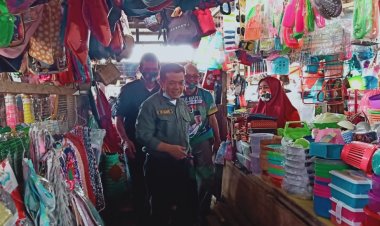 Blusukan ke Pasar Atas Sarolangun, Al Haris Diteriaki Gubernur Jambi