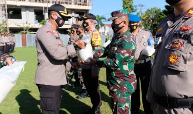 Polisi Berbagi, Saat Pandemi Covid-19 Polres Bungo Salurkan Beras Bantuan untuk Masyarakat