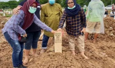 Komika Babe Cabita Lihat Ibunya Dimakamkan dengan Protokol Covid-19