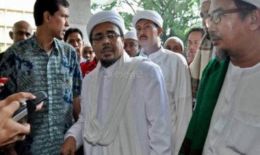 Habib Rizieq Kirim Surat Buat Keluarga dari dalam Penjara, Begini Isinya