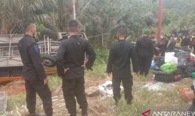 BKO Kerinci, Bus Angkut Brimob Polda Sumsel Terbalik di Muara Emat