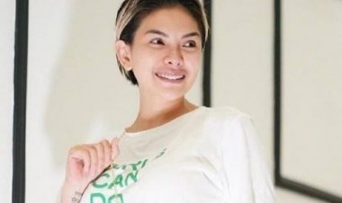 Naik Motor Bareng Dimas Beck, Posisi Tangan Nikita Mirzani...