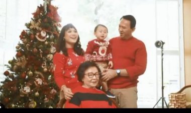 Kompak Berbaju Merah, Keluarga Ahok Rayakan Natal