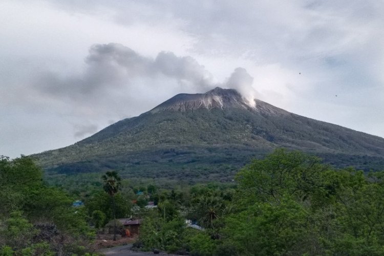 Pemkab Lembata Sebut Pengungsi akibat Erupsi Ili Lewotolok butuh Masker di tengah Pandemi