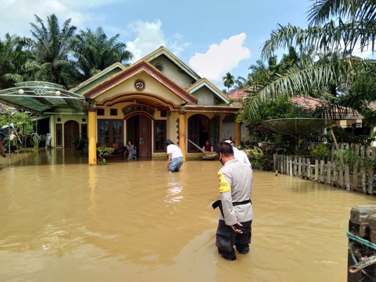 Sungai Batanghari Meluap, Sejumlah Desa di Muarojambi Terendam Banjir