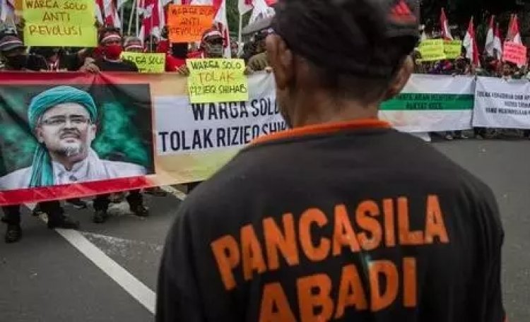 Rizieq Shihab: Dicekal, Terancam Bui dan Ditangkap Paksa