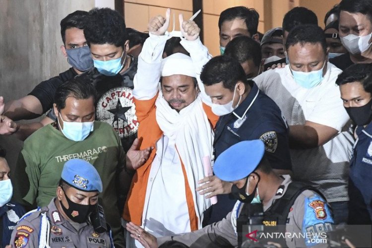 Rizieq Shihab Hanya Makan Bawaan Keluarga Selama Ditahan, Khawatir....