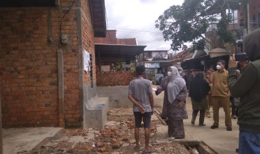 Perumahan di Jaluko Muarojambi Diterjang Banjir Parah, Bupati Masnah Salurkan Bantuan