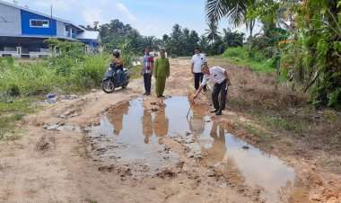 Pasar Rakyat Sengeti Segera Diresmikan, Kondisi Jalannya Malah Begini