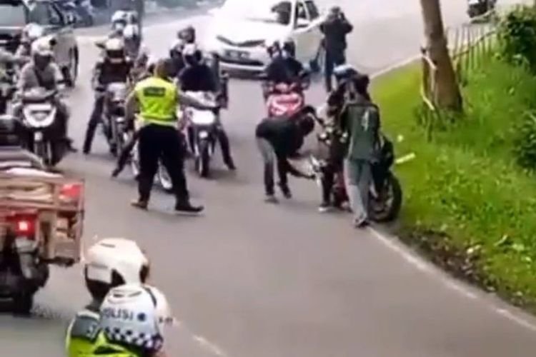 Viral Razia Knalpot Berisik, Dihentikan dan Langsung Dirusak di Tempat