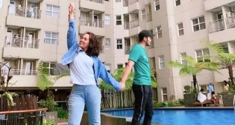 Elly Sugigi Lepas Hijab? Netizen Jangan Iri Ya...