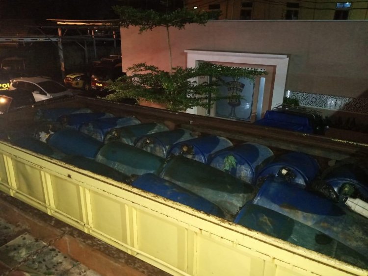 Duo Hasibuan Ini Ditangkap Polisi Bungo Nekad Bawa BBM Ilegal 12 Ribu Liter