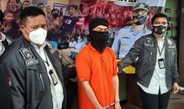 Sakit Hati Pria Ini Tusuk Plt Kadis Pariwisata DKI, Ternyata....