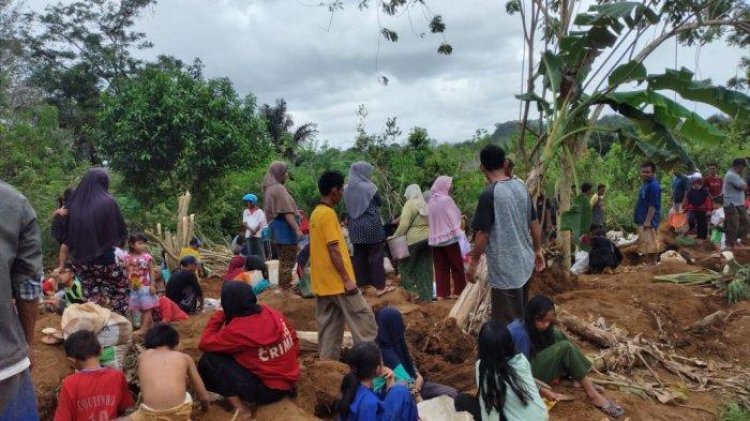 Heboh! Warga Cari Batu Rak di TPU, Sehari Bisa Dapat Rp100 Juta